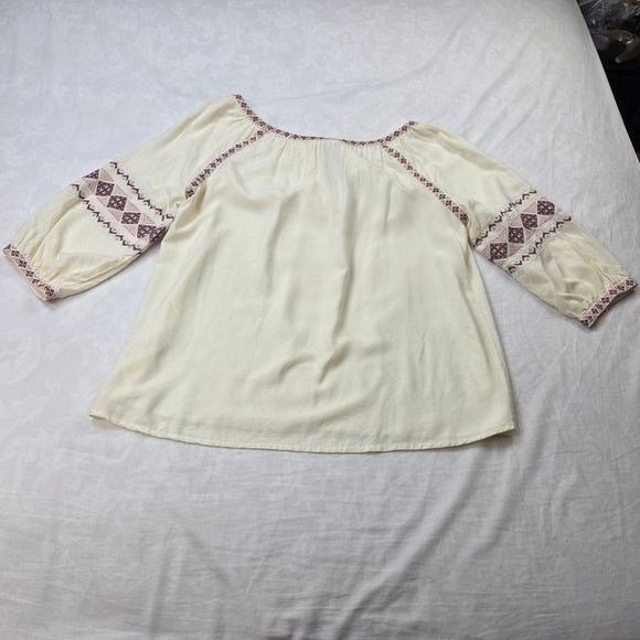 Solitaire Cream Embroidered Blouse Size L - Picture 12 of 12